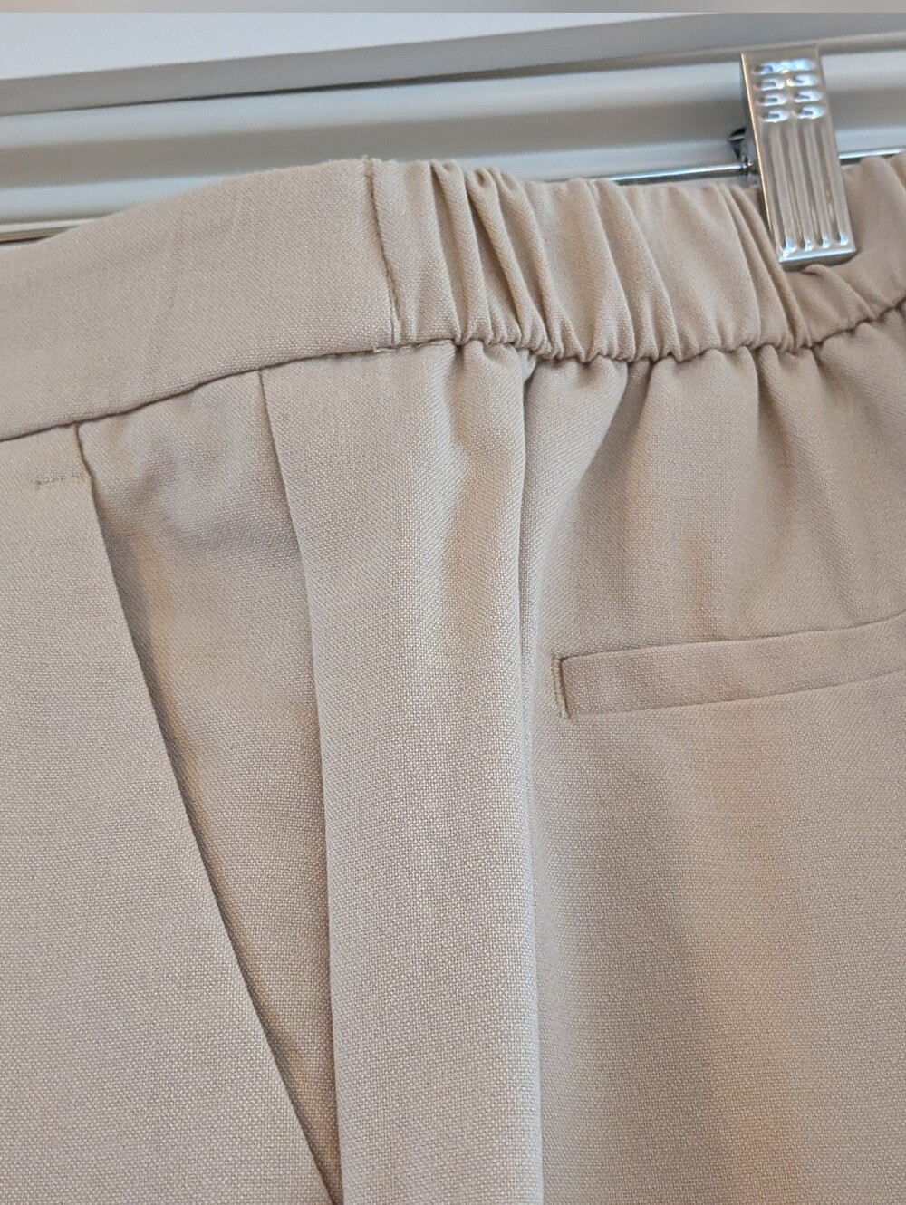 Banana Republic Hayden Pant, Oyster Color, Size 8 - Picture 6 of 7